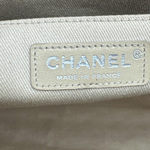 CHANEL Business Flap Quilted Calfskin Leather Crossbody Bag Red