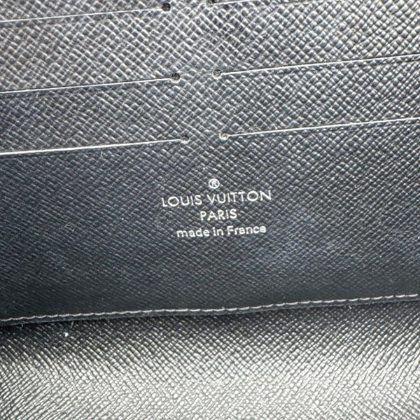 LOUIS VUITTON Twist Infrarouge Palm Leather Chain Wallet White