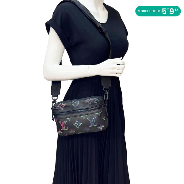 LOUIS VUITTON Comet PM Spotlight Monogram Giant Leather Messenger Bag Black