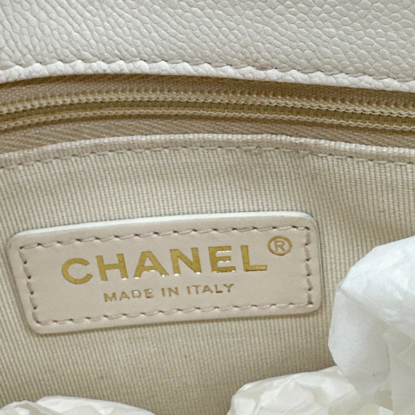 CHANEL CC Flap Quilted Caviar Leather Chain Flap Crossbody Bag White