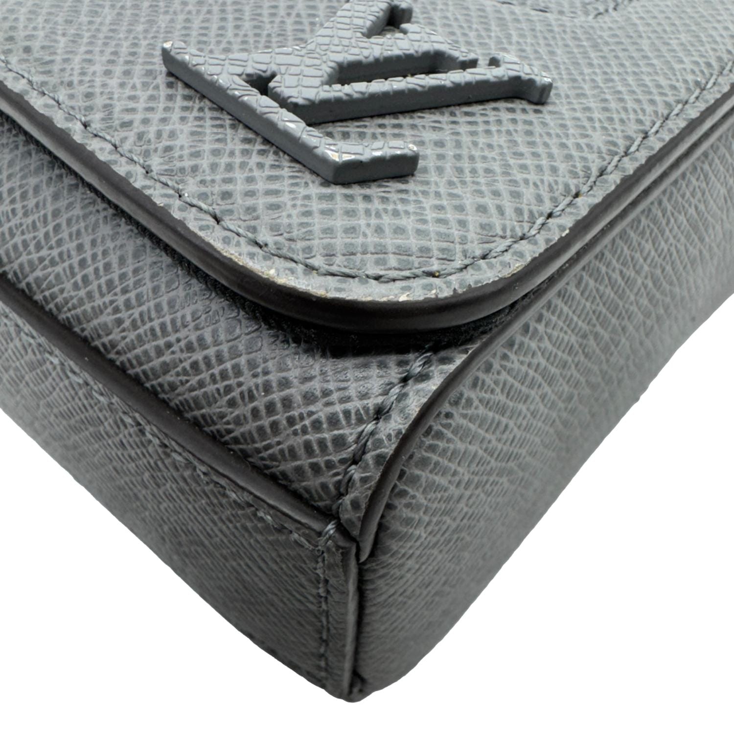 LOUIS VUITTON New flap Taiga Leather Messenger Bag Gray