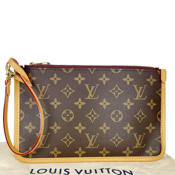 LOUIS VUITTON CarryAll MM Pochette Monogram Canvas Wristlet Brown