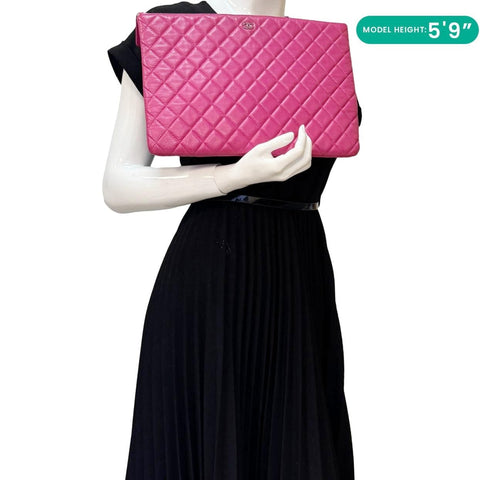 CHANEL Quilted Caviar O Clutch Cosmetic Case Pink