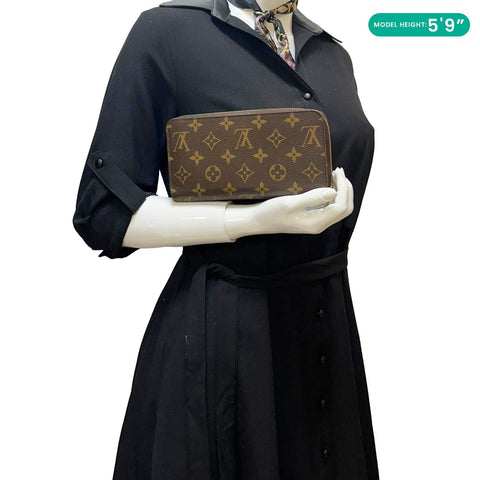 LOUIS VUITTON Monogram Canvas Zippy Wallet Brown