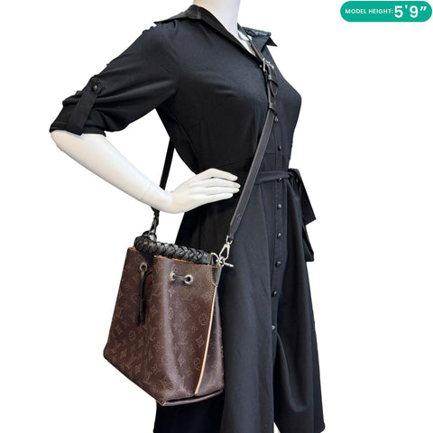 LOUIS VUITTON Braided Handle Muria Mahina Leather Shoulder Hobo Bag Brown