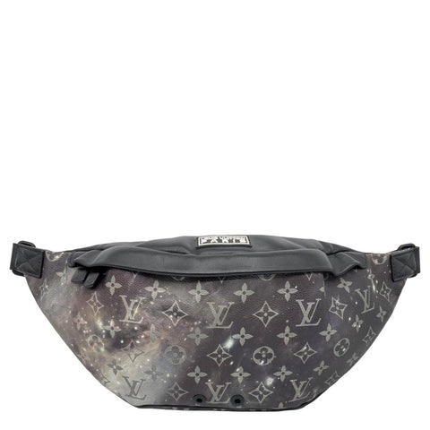 LOUIS VUITTON Discovery Monogram Galaxy Bumbag Black