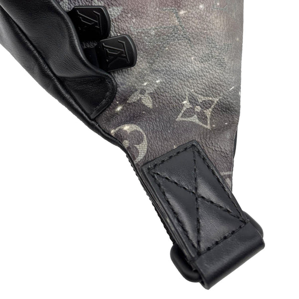 LOUIS VUITTON Discovery Monogram Galaxy Bumbag Black