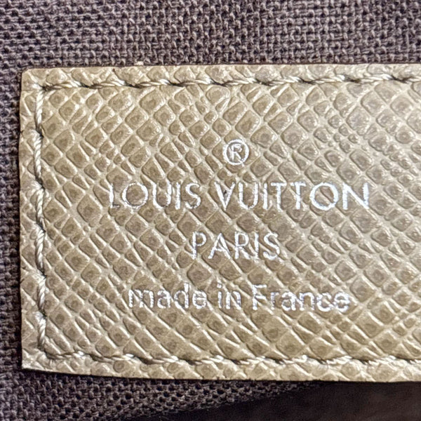 LOUIS VUITTON Roman Taiga Leather Messenger Bag Beige