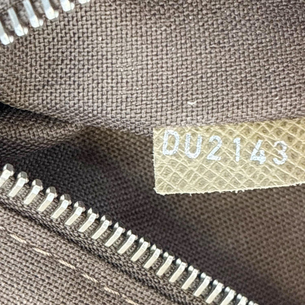 LOUIS VUITTON Roman Taiga Leather Messenger Bag Beige