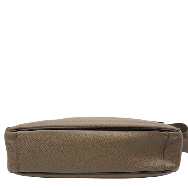 LOUIS VUITTON Roman Taiga Leather Messenger Bag Beige