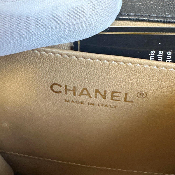 CHANEL Chic Pearls Flap Quilted Calfskin Leather Shoulder Bag Black