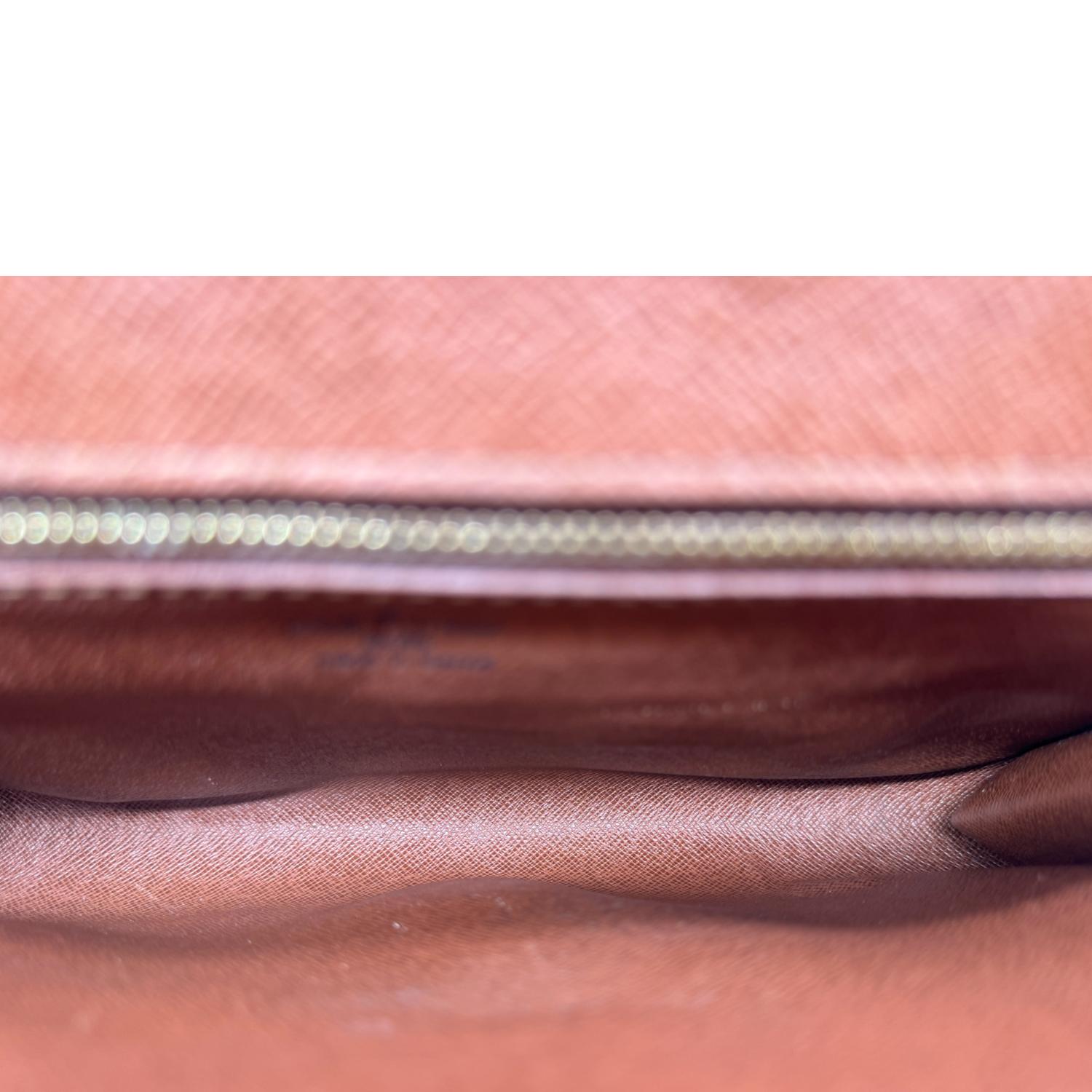 LOUIS VUITTON Vintage Pochette Monogram Canvas Shoulder Bag Bordeaux