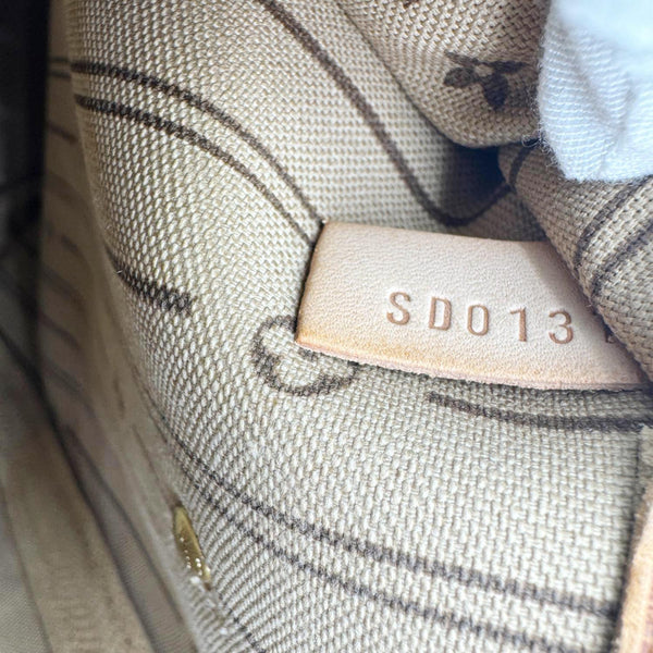 LOUIS VUITTON Neverfull MM Monogram Canvas Shoulder Bag Brown