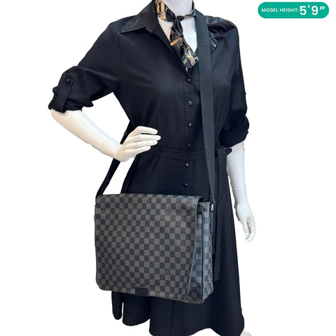 LOUIS VUITTON District MM Monogram Eclipse Messenger Bag Black