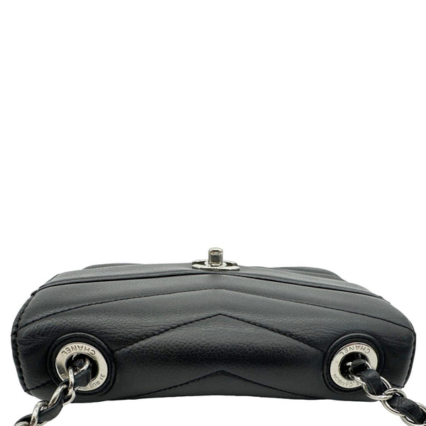 CHANEL Data Center Envelope Flap Bag Chevron Leather Crossbody Bag Black