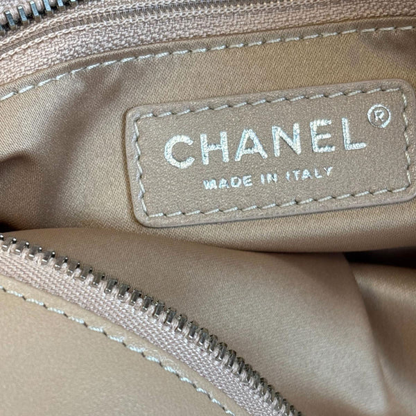 CHANEL Zip Large Quilted Lambskin Leather Tote Bag Beige