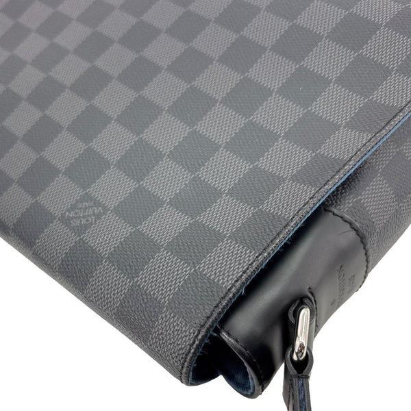 LOUIS VUITTON District MM Damier Graphite Messenger Bag Black