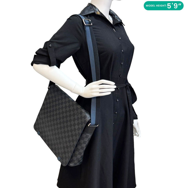 LOUIS VUITTON District MM Damier Graphite Messenger Bag Black