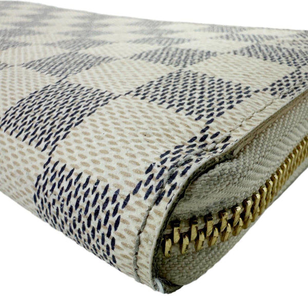 LOUIS VUITTON Damier Azur Zippy Wallet White