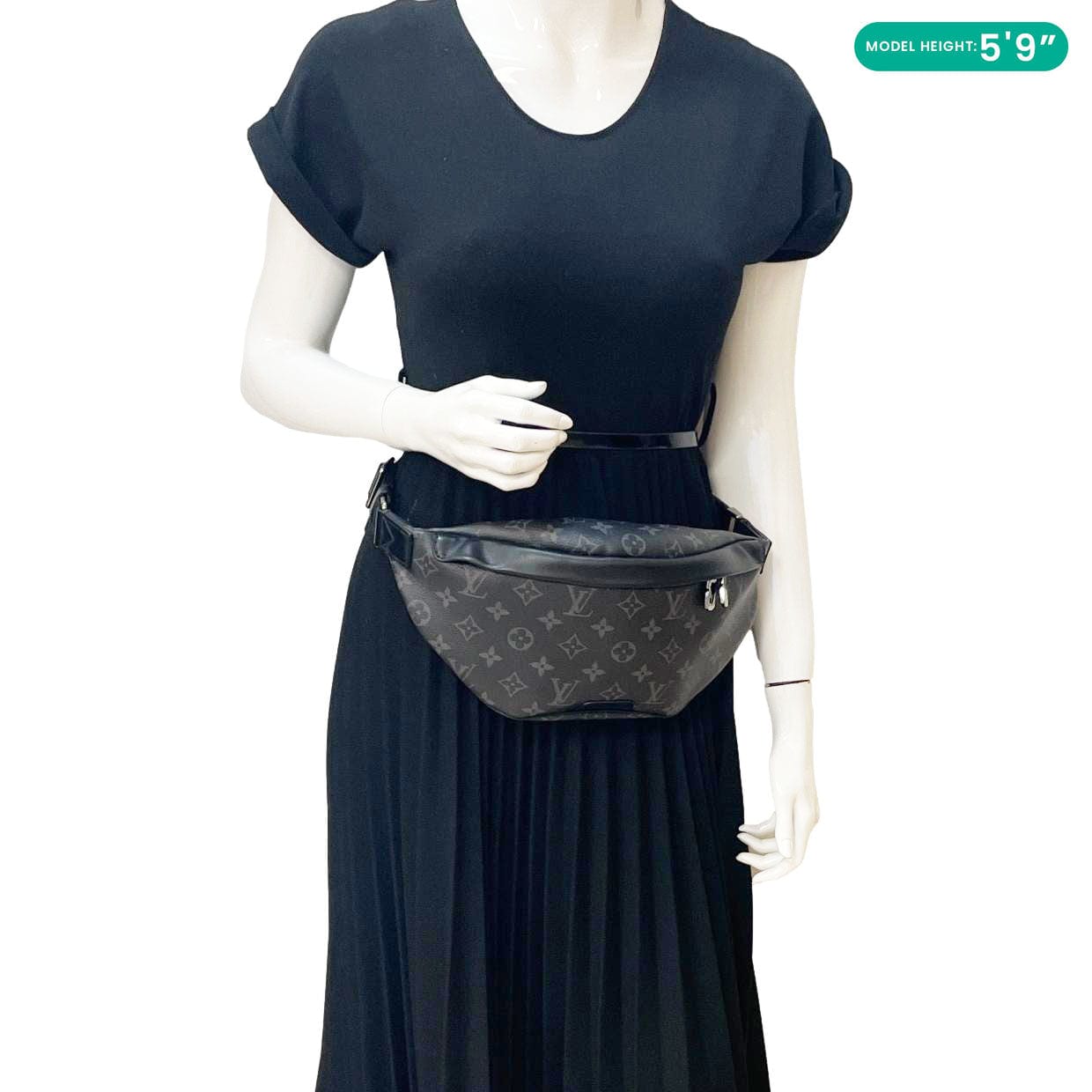 LOUIS VUITTON Discovery Monogram Galaxy Black Bumbag