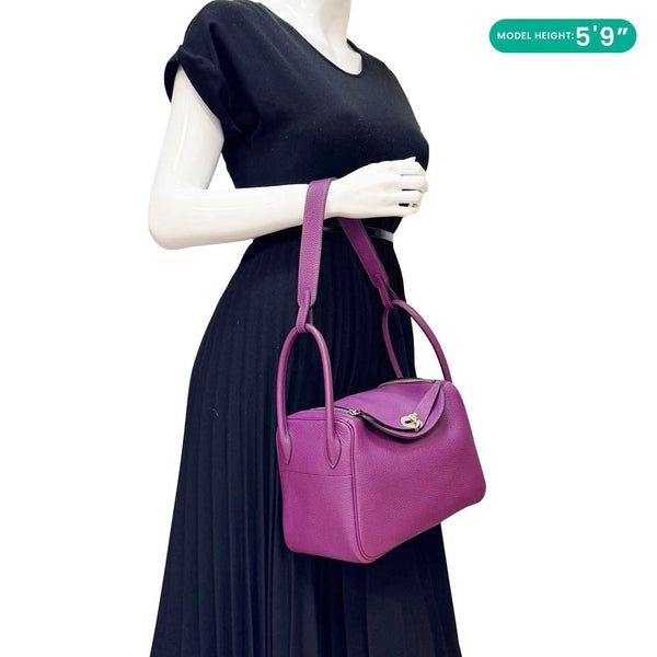 HERMES Lindy 26 Taurillon Clemence Leather Shoulder Bag Purple