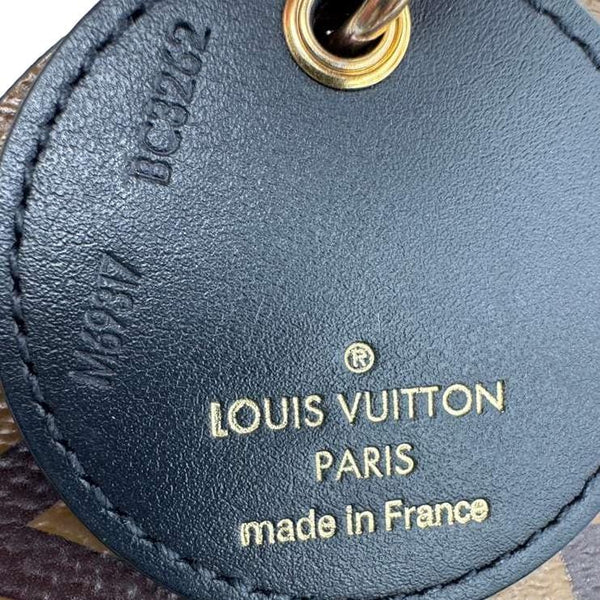 LOUIS VUITTON Reverse Monogram Canvas Round Charm Key Holder Brown
