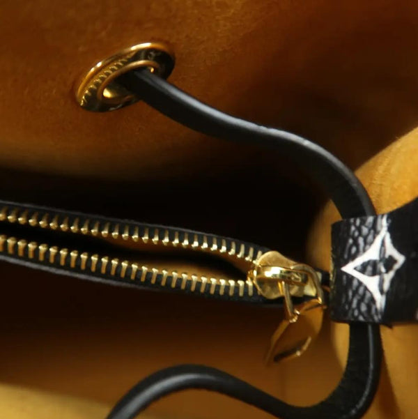 LOUIS VUITTON Neonoe Limited Edition Jungle Giant Canvas Shoulder Bucket Bag Caramel