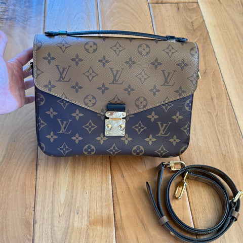 409808-DDH Louis Vuitton Reverse Monogram Metis Pochette