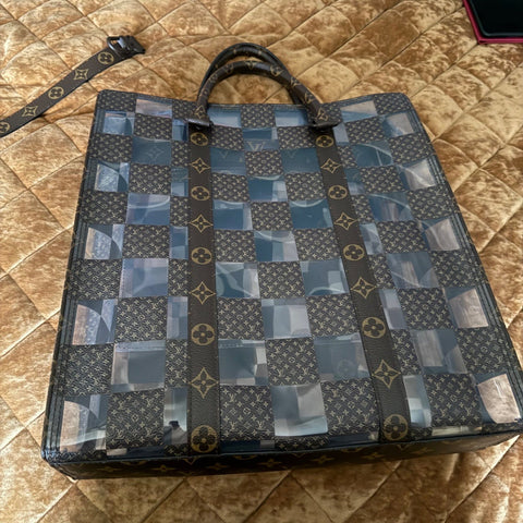 409782-DDH	Louis Vuitton	PVC Monogram Chess Sac Plat Tote Bag