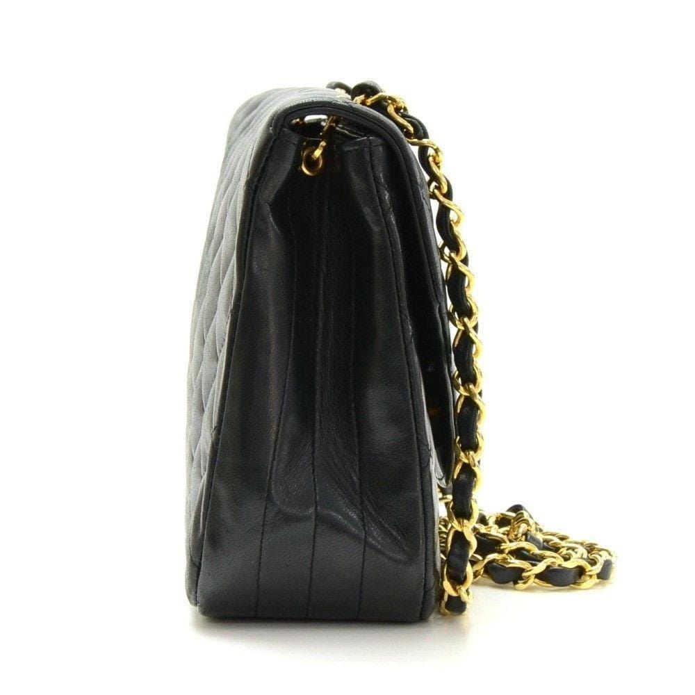 Vintage Chanel Mini Bag in Black Velvet (1986/1988) — singulié