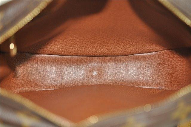 Jeune fille leather crossbody bag Louis Vuitton Black in Leather - 27483556