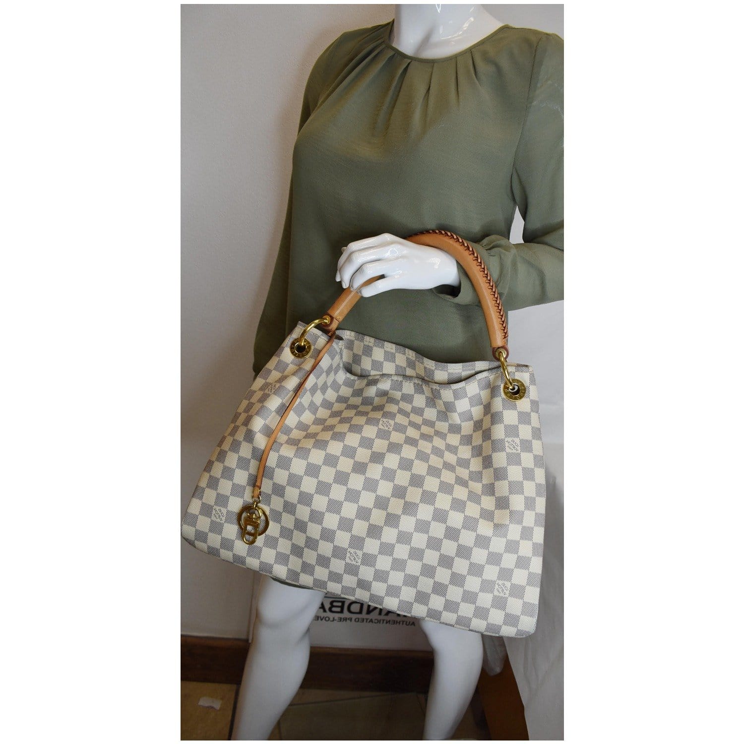 Louis Vuitton Bags for Women - Poshmark