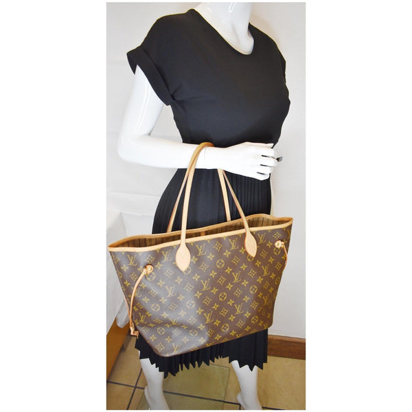 Louis Vuitton Neverfull MM Monogram Canvas Shoulder Bag - women handbag