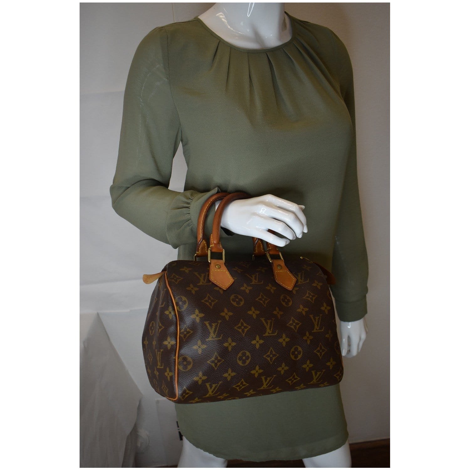 Louis Vuitton Speedy 25 monogram handbag bag satchel top handle
