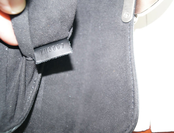 LOUIS VUITTON Montaigne Clutch Epi Noir Shoulder Bag