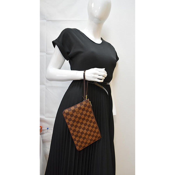 LOUIS VUITTON Neverfull MM Damier Ebene Pochette Wristlet Pouch Brown