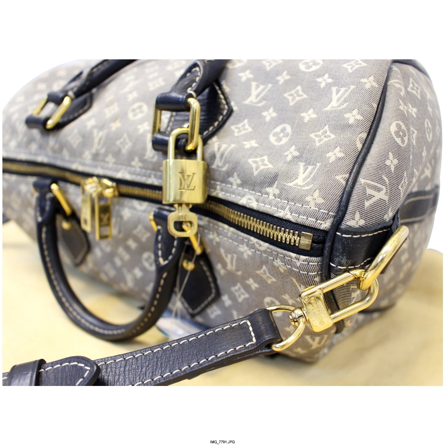 Louis Vuitton Sepia Monogram Mini Lin Idylle Speedy Bandouliere 30 With  strap Leather ref.330761 - Joli Closet