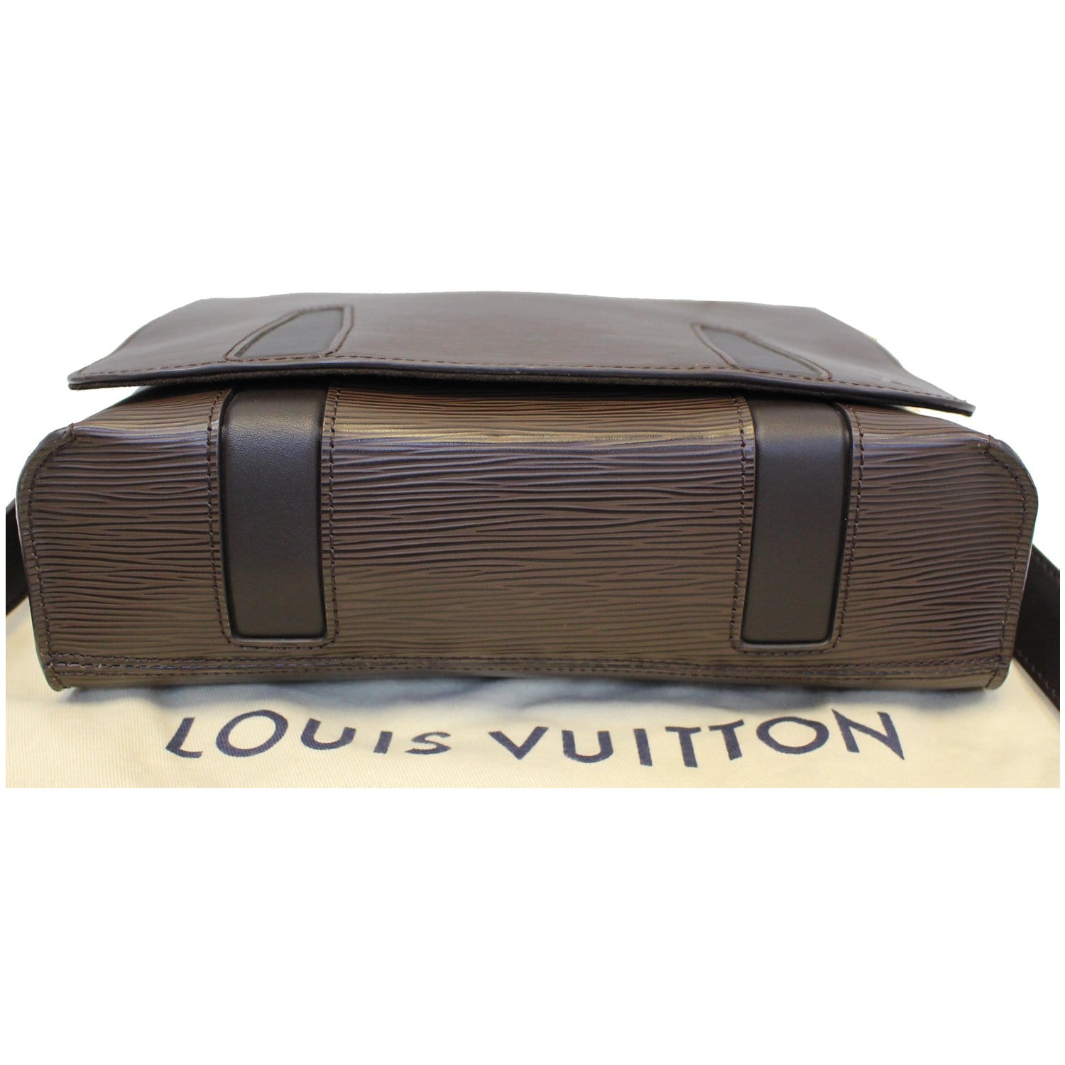 Dopp kit leather small bag Louis Vuitton Brown in Leather - 20687732