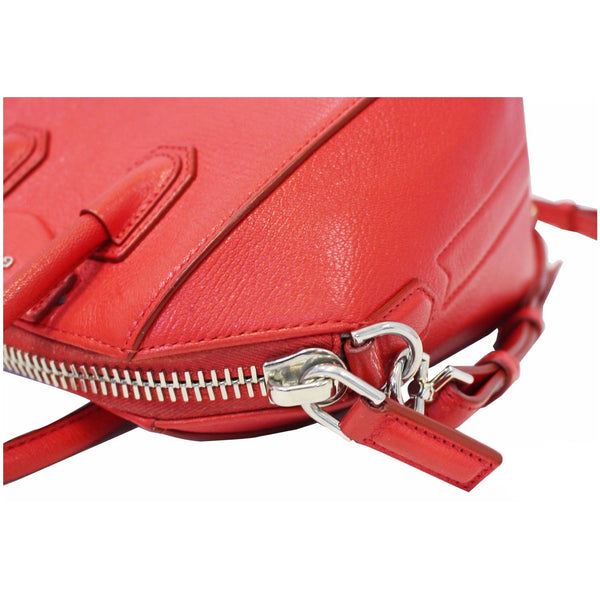 Givenchy Shoulder Bag Antigona Small Leather - bag side view 