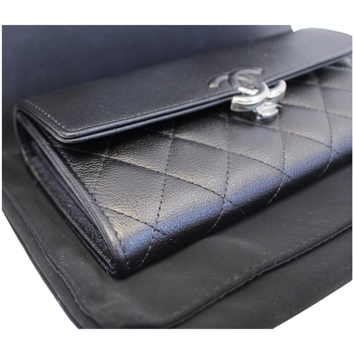 Small flap wallet - Shiny grained calfskin, enamel & silver-tone metal,  gray — Fashion