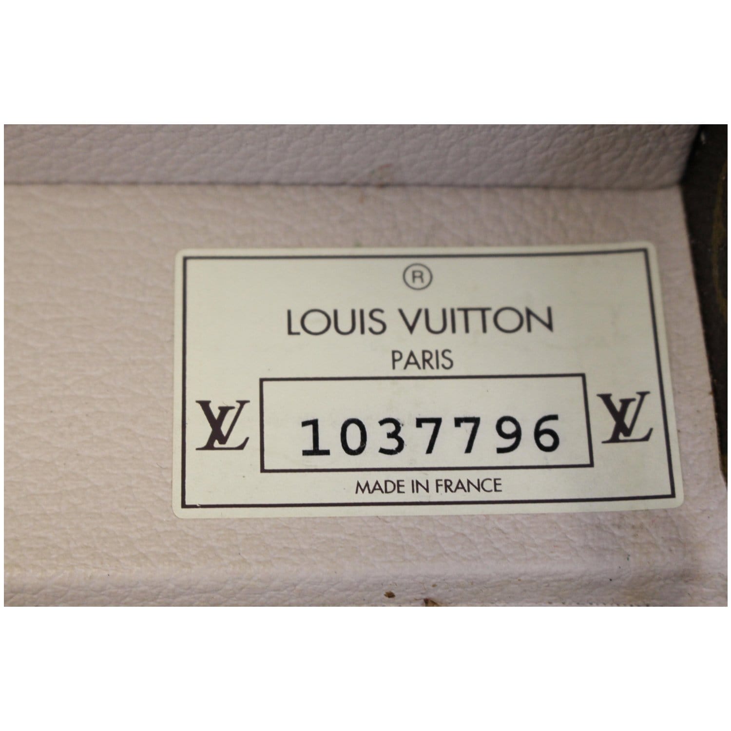 LOUIS VUITTON  BOX PHARMACIE TRAVEL CASE IN MONOGRAM CANVAS