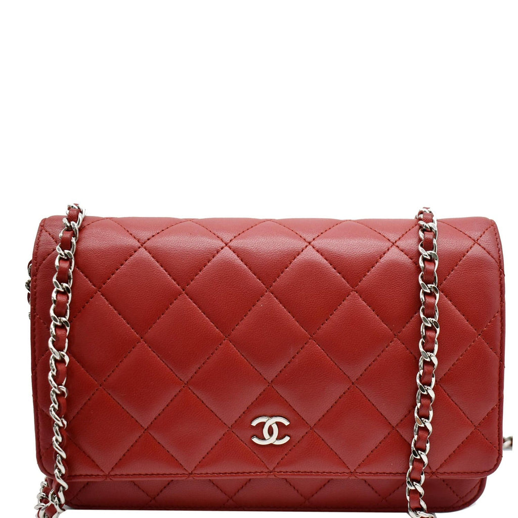Leather crossbody bag Chanel Red in Leather - 23994358