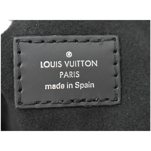 LOUIS VUITTON Petit Sac Plat Epi Leather Crossbody Bag Black