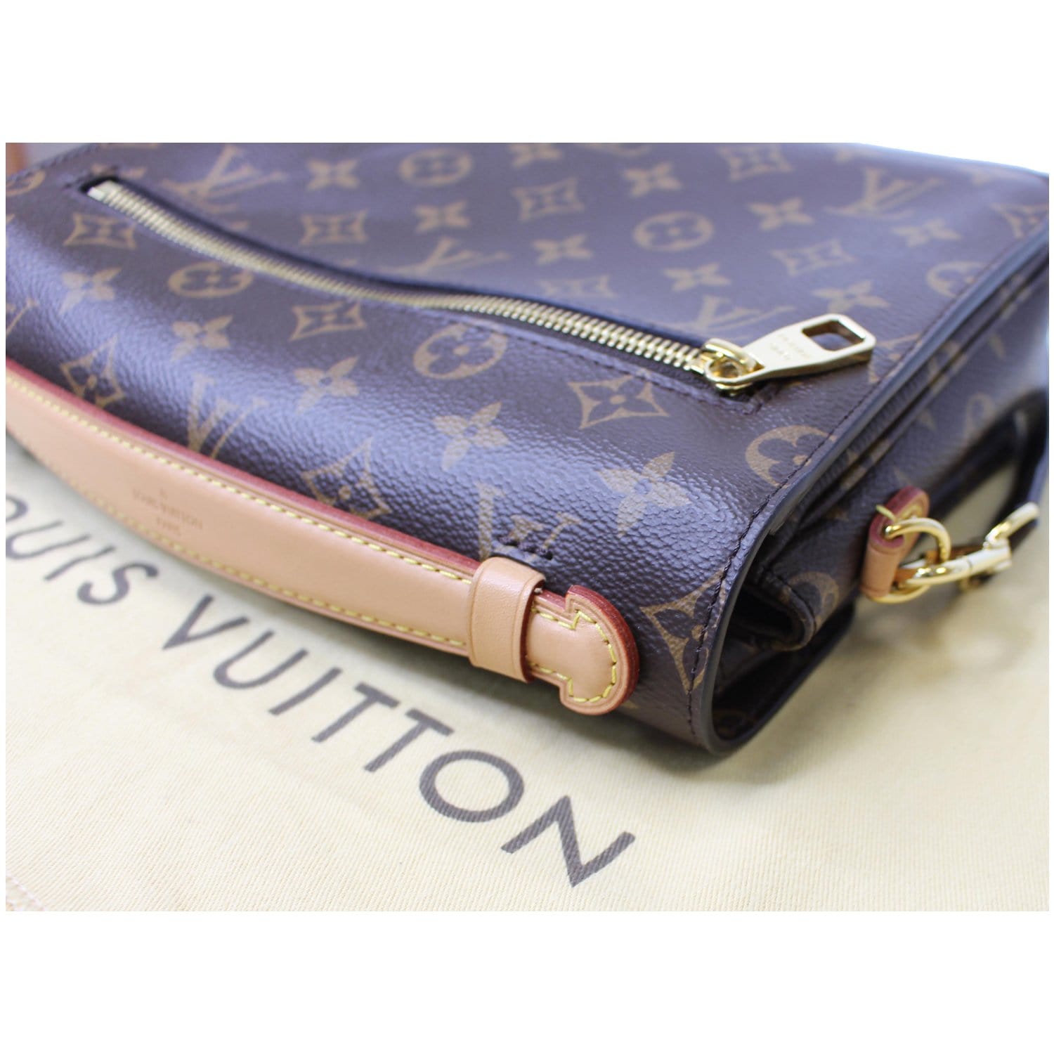 Metis cloth crossbody bag Louis Vuitton Brown in Cloth - 31363477