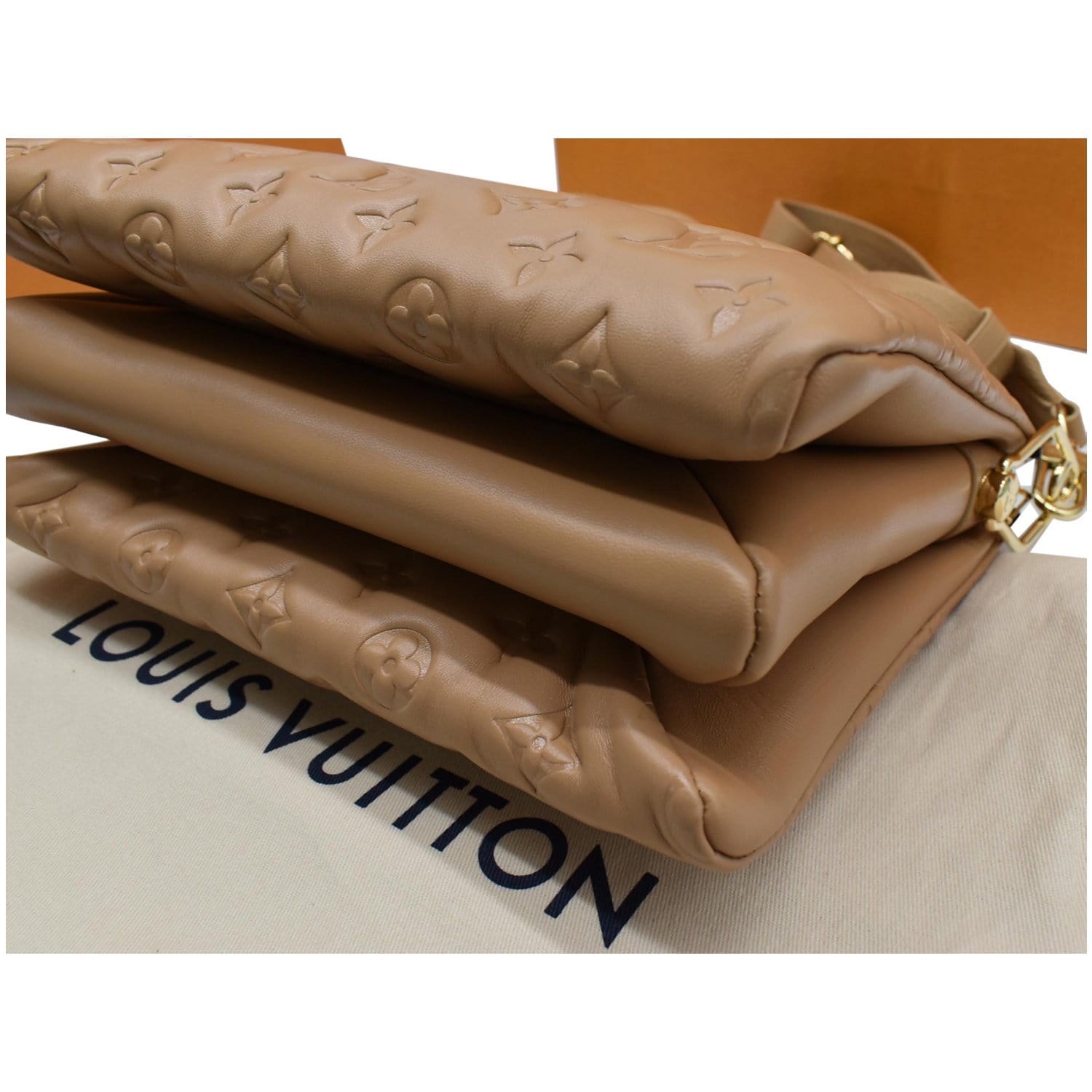 lv coussin camel