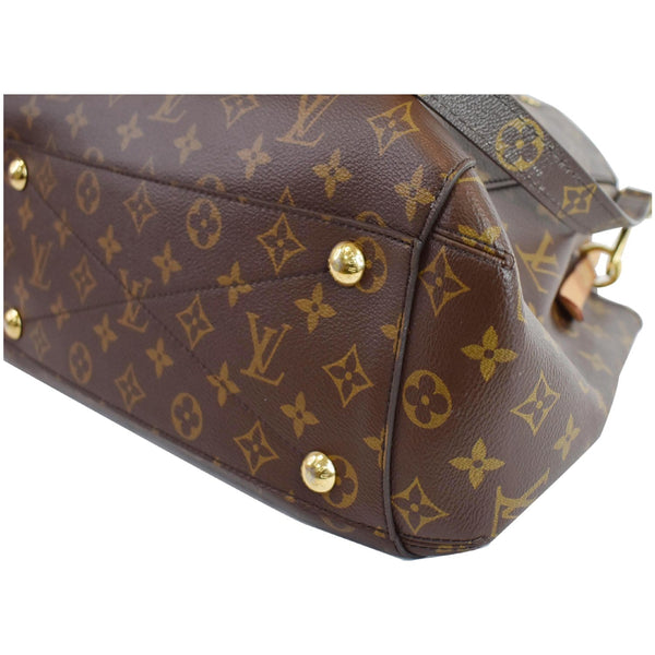 Louis Vuitton Montaigne MM Monogram Canvas Shoulder Bag - brass studs