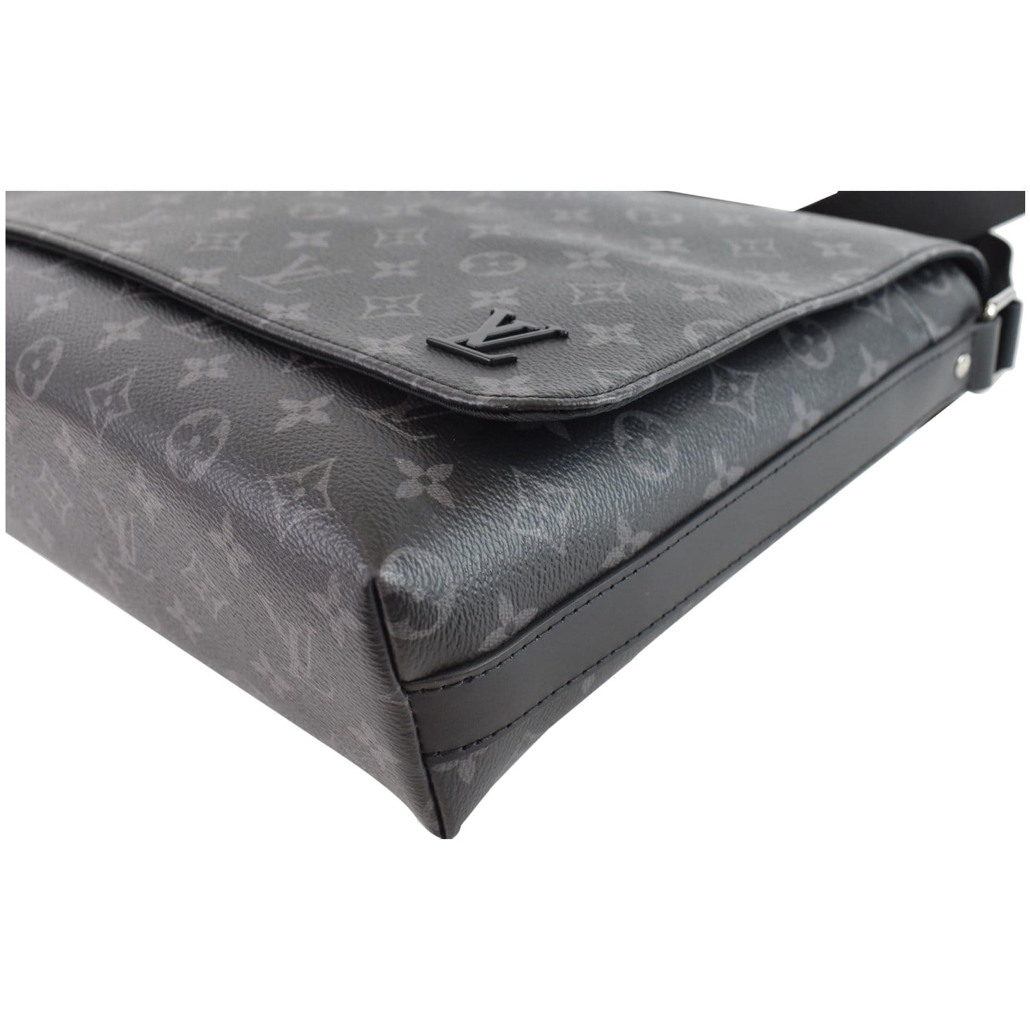 Louis Vuitton District MM - Black Messenger Bags, Bags - 0LV21060