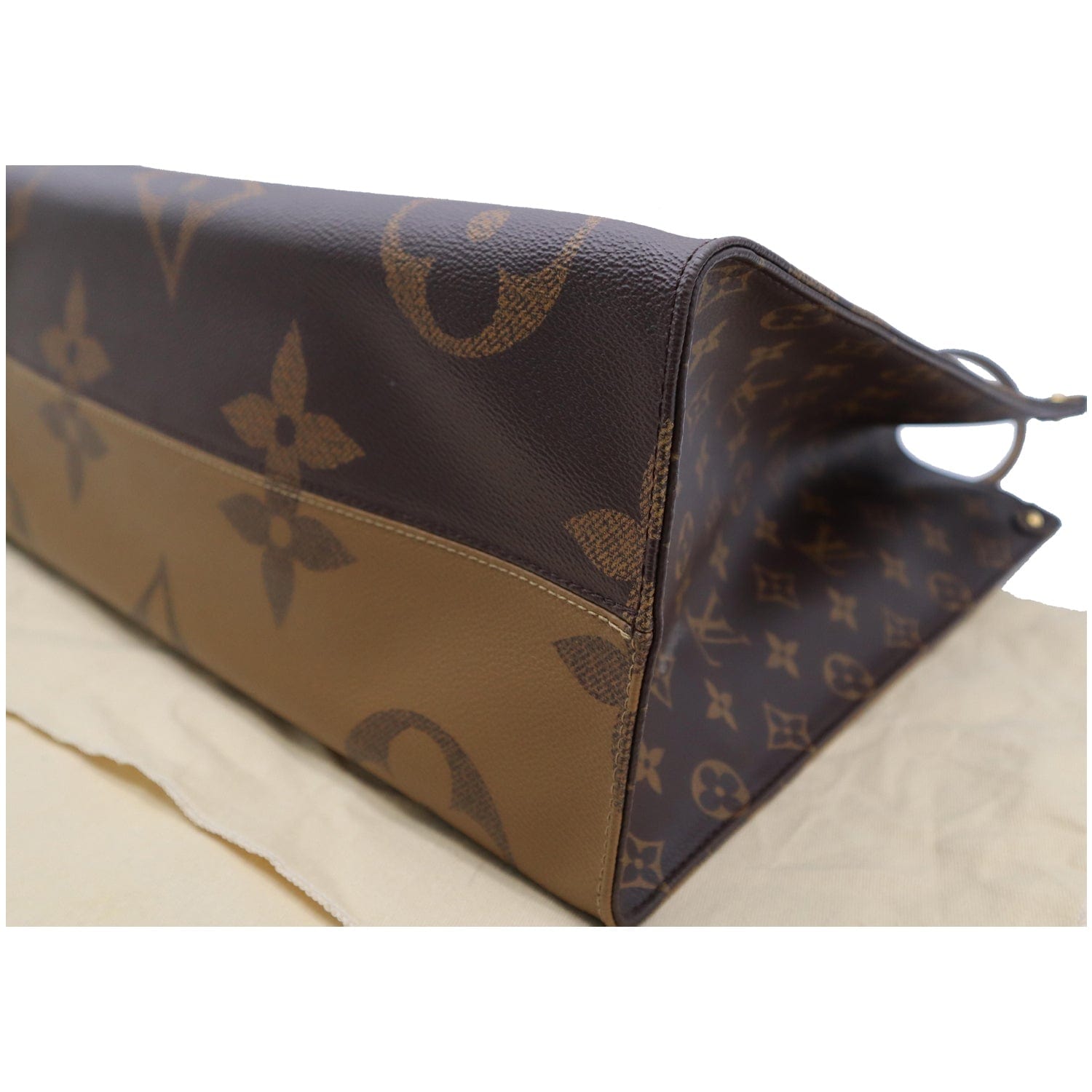 Onthego cloth tote Louis Vuitton Brown in Cloth - 26164634