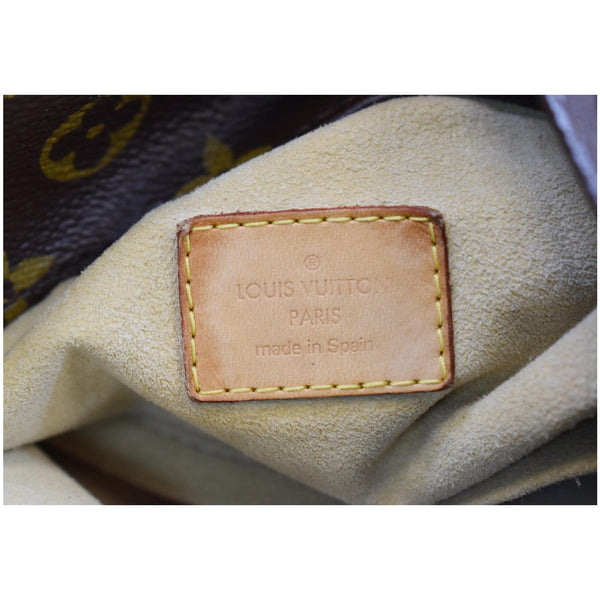Louis Vuitton Artsy MM Shoulder Bag made in Spain