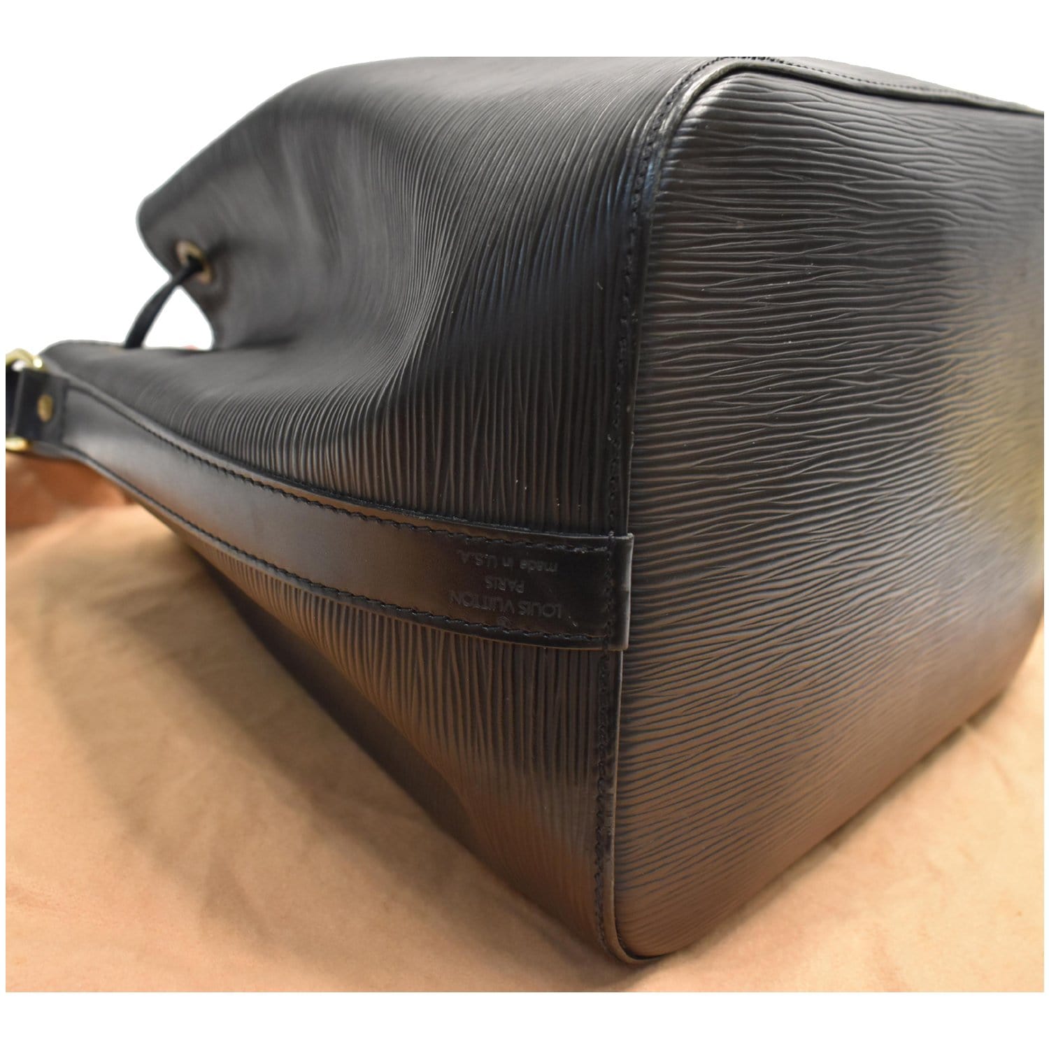 Louis Vuitton Vintage Epi Leather Petit Noe Shoulder Bag (SHF-e5Ys4C) –  LuxeDH